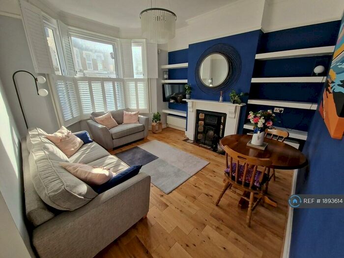 2 Bedroom Flat To Rent In Kensal Green, London, NW10