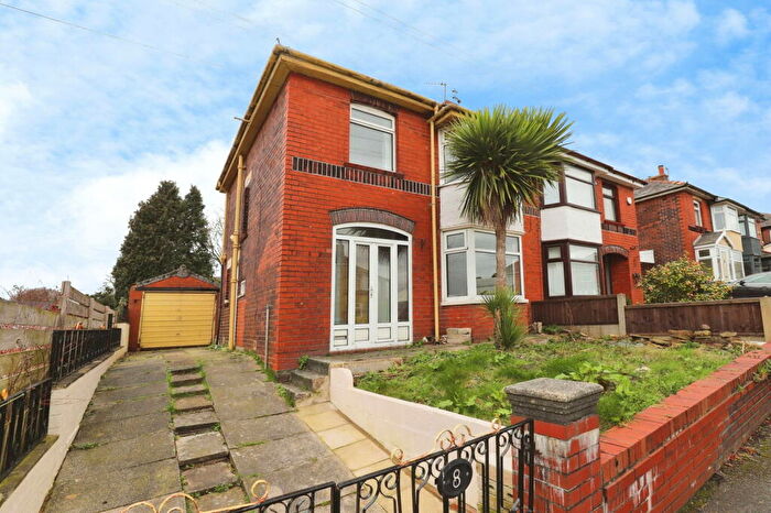 3 Bedroom Semi Detached House For Sale In Hillside Crescent, Bury, BL9