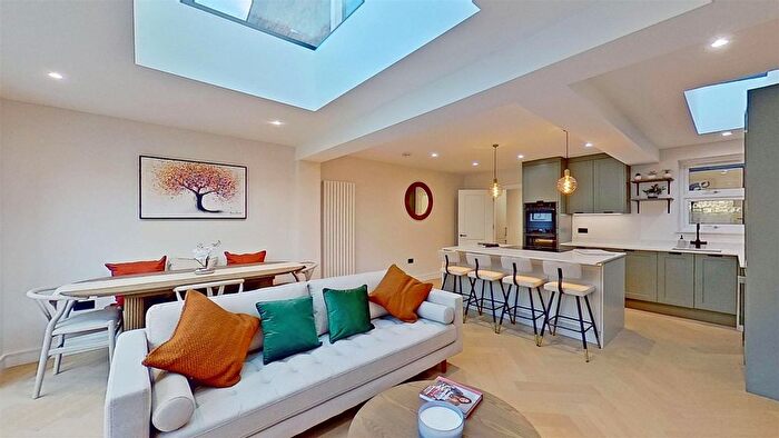 2 Bedroom Flat For Sale In Trewint Street, London, SW18