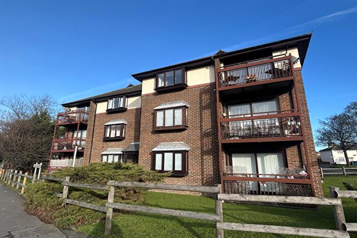 1 Bedroom Flat To Rent In Bedroom Nd Floor Flat In Shoeburyness, SS3