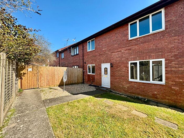 2 Bedroom End Of Terrace House To Rent In Yeovil, BA21