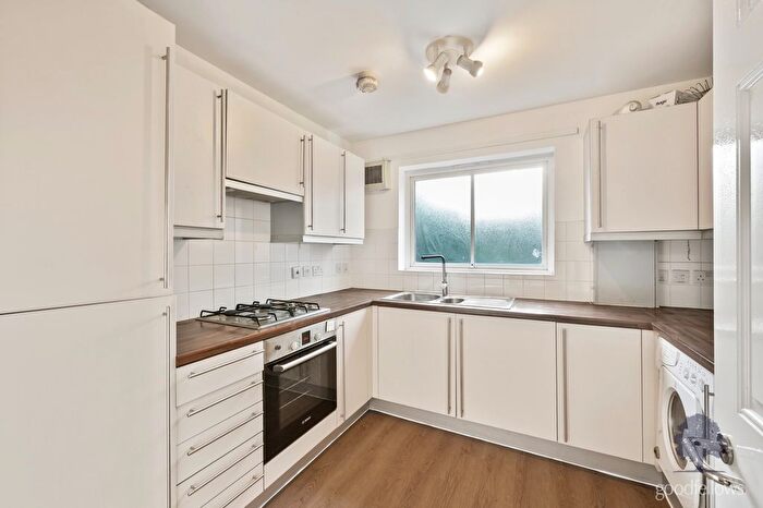 2 Bedroom Flat To Rent In Nelson Grove Road, London, SW19