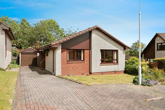 2 Bedroom Bungalow For Sale In Neidpath Place, Dunfermline, Fife, KY12