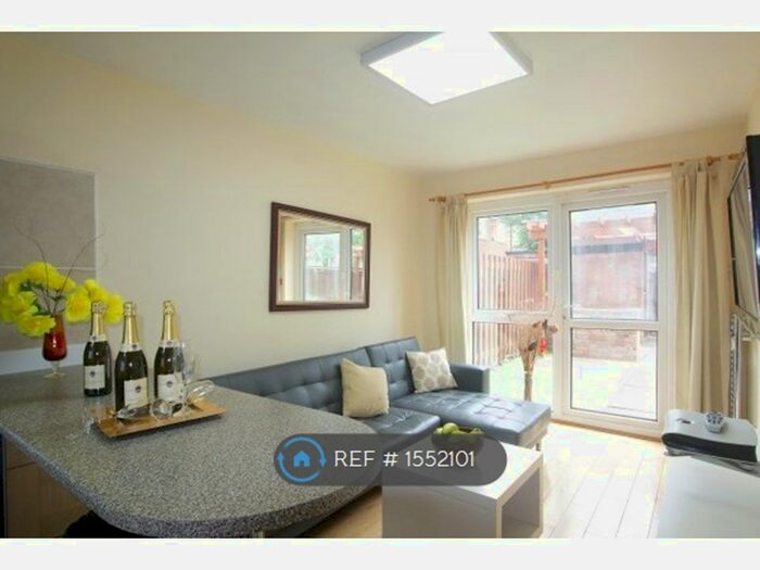 4 Bedroom Terraced House To Rent In Corn Close, Manchester, M13