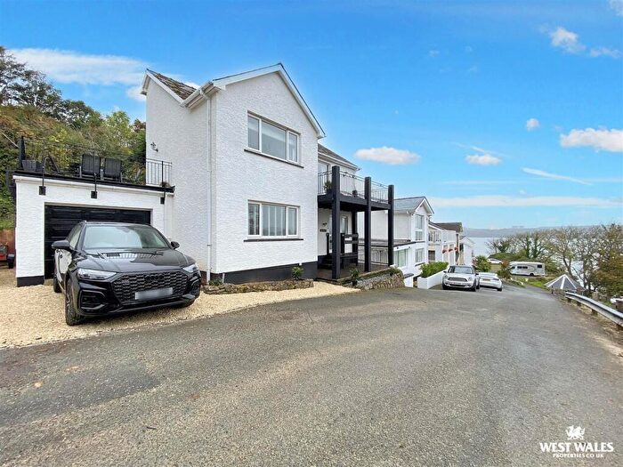 4 Bedroom Detached House For Sale In Beach Road, Llanreath, Pembroke Dock, SA72