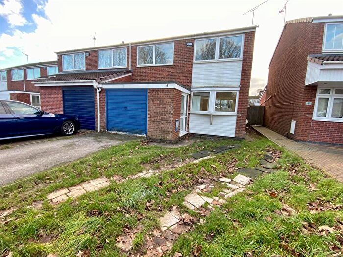 3 Bedroom Semi Detached House To Rent In Dorchester Way, Walsgrave, Coventry, CV2