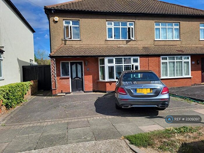 3 Bedroom Semi-Detached House To Rent In Glenhurst Road, Southend-On-Sea, SS2