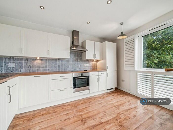 1 Bedroom Flat To Rent In East Dulwich Road, London, SE22