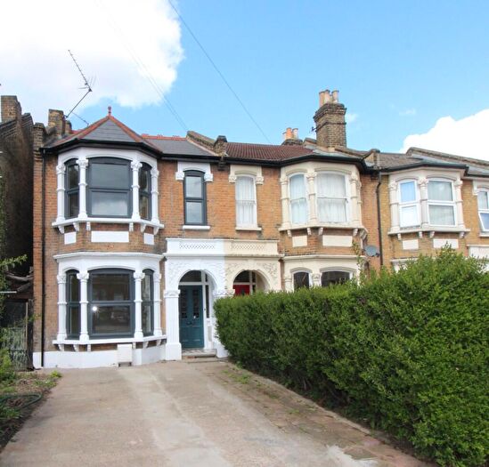 2 Bedroom Flat To Rent In Fillebrook Road, London, E11