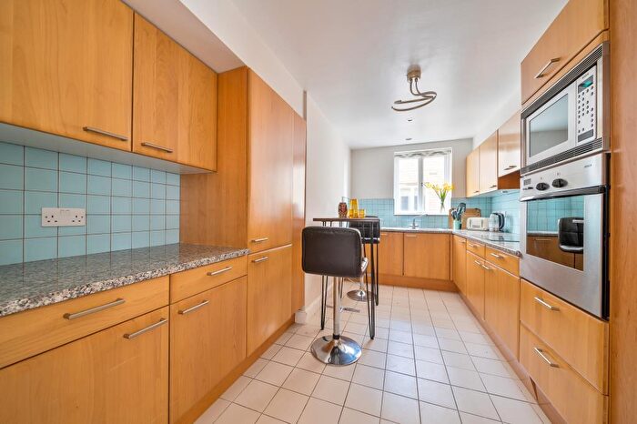 2 Bedroom Apartment To Rent In Marlborough Hill, London, NW8