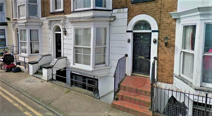 2 Bedroom Flat To Rent In Buenos Ayres, Margate, CT9