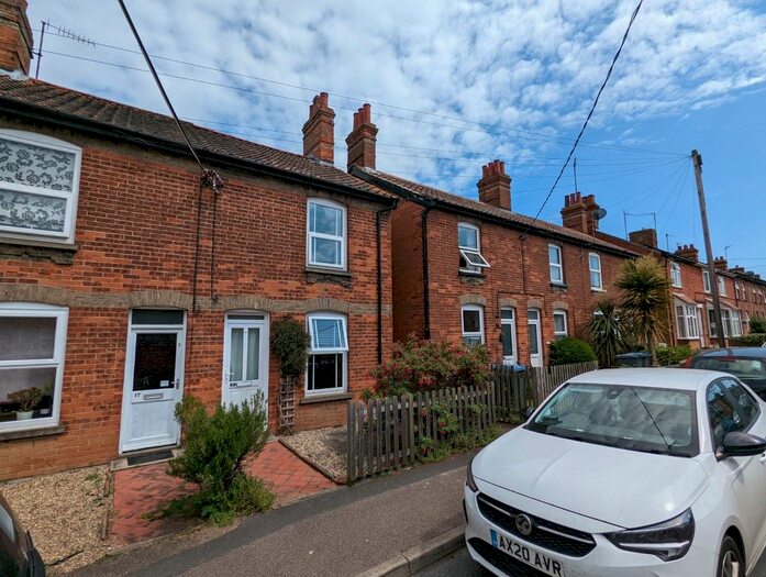 Houses for sale & to rent in IP16 4UT, FOXGLOVE END, Aldeburgh