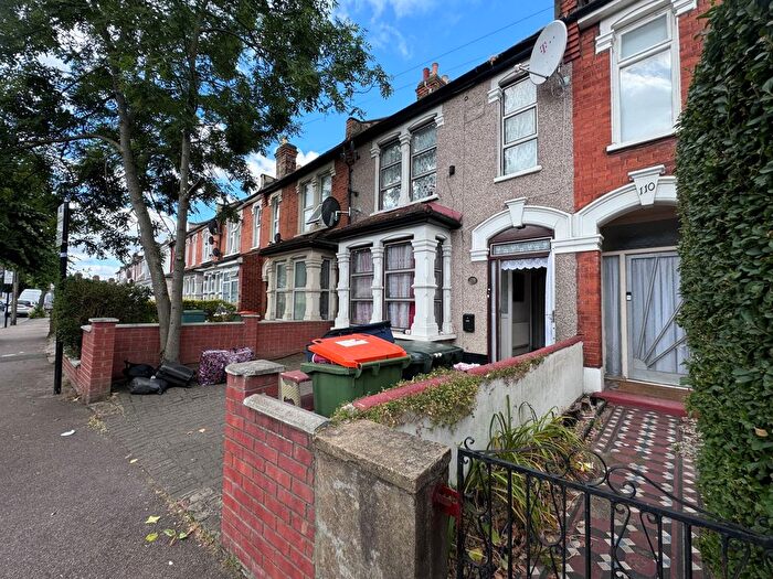 4 Bedroom Terraced House To Rent In Shakespeare Crescent, East Ham, E12