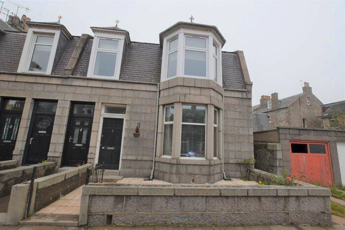 2 Bedroom Flat To Rent In Cedar Place, Aberdeen, AB25