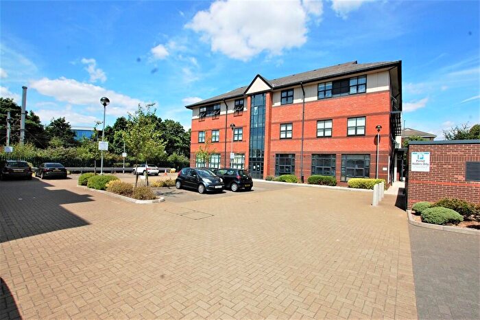 2 Bedroom Apartment To Rent In Great North Road, Hatfield, AL9