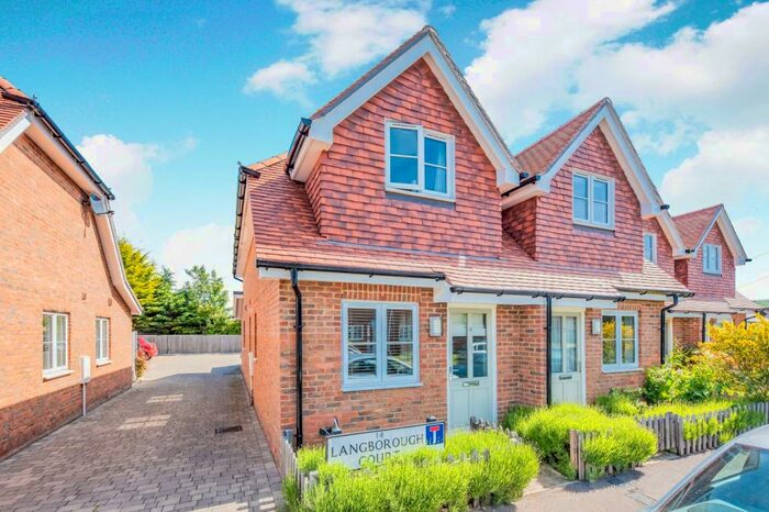 2 Bedroom End Of Terrace House To Rent In Farncombe, Godalming, GU7