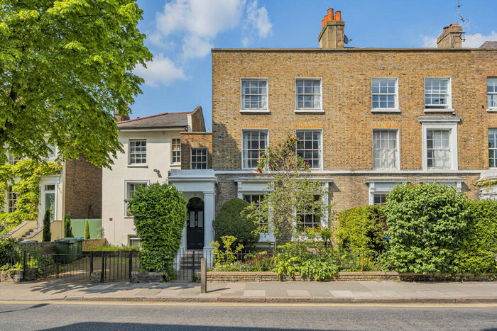 5 Bedroom End Of Terrace House For Sale In Vanbrugh Park, London, SE3