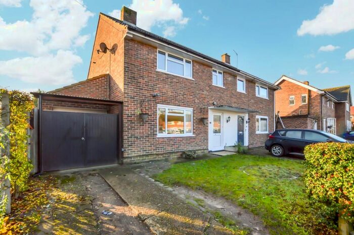 3 Bedroom Semi-Detached House To Rent In Elmbridge Lane, Kingfield, Woking, Surrey, GU22