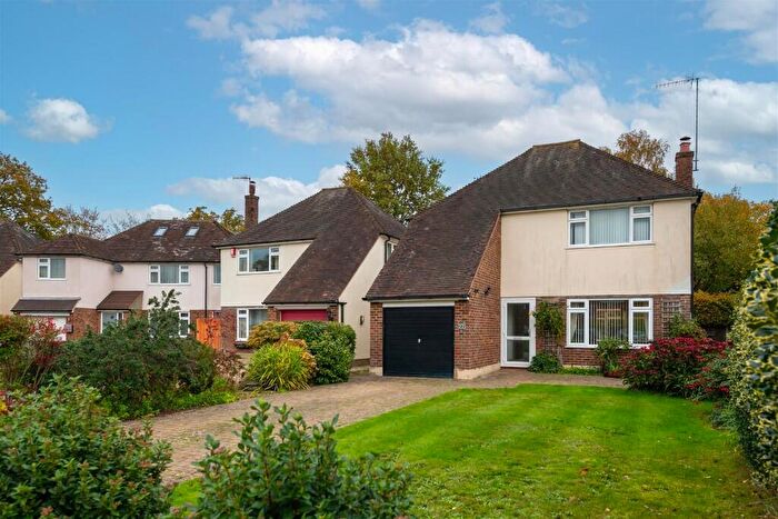 3 Bedroom Detached House For Sale In Fairlawns, Horley, Surrey, RH6