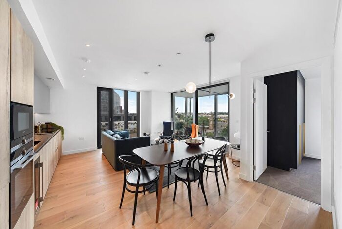 2 Bedroom Apartment For Sale In The City Collection, London, E1