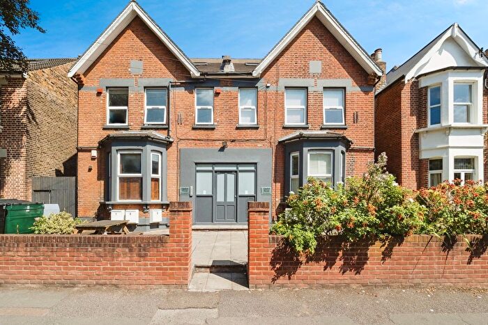 1 Bedroom Flat For Sale In Carisbrooke Road, London, London, E17