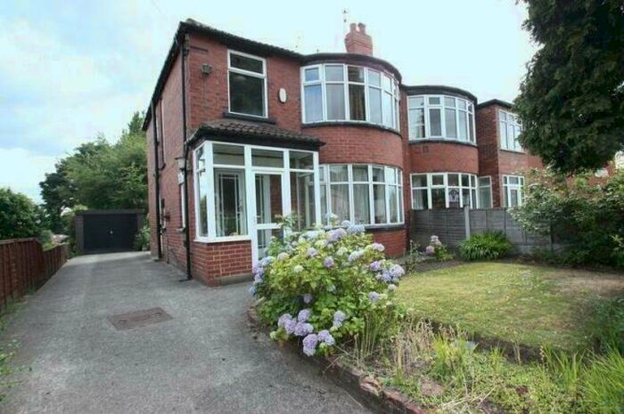 3 Bedroom Semi-Detached House To Rent In West Park Drive West, Leeds, West Yorkshire, LS8