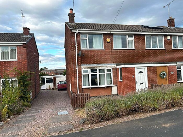 3 Bedroom Semi-detached House For Sale In Chiltern Road, Swadlincote, Derbyshire, DE11