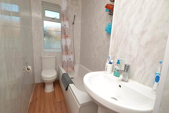 2 Bedroom Apartment To Rent In Princess Road, Branksome, Bournemouth, BH12