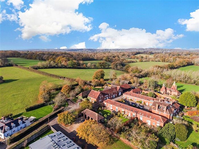 4 Bedroom Link Detached House For Sale In Shipbourne Road, Tonbridge, Kent, TN11