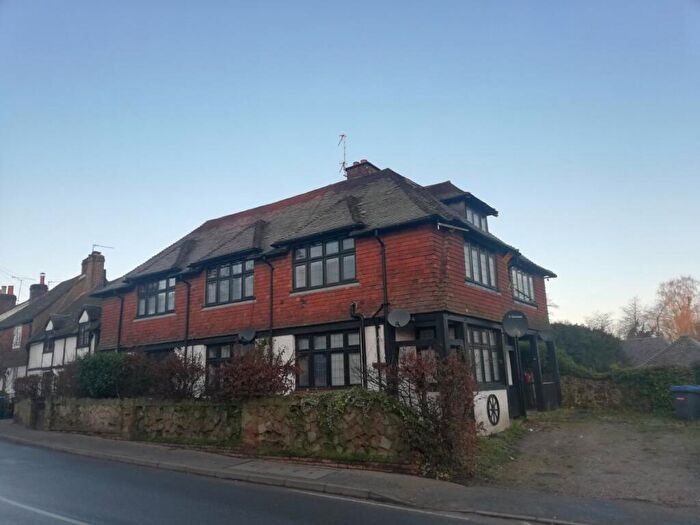 1 Bedroom Flat To Rent In The Spinning Wheel, Nutfield, RH1