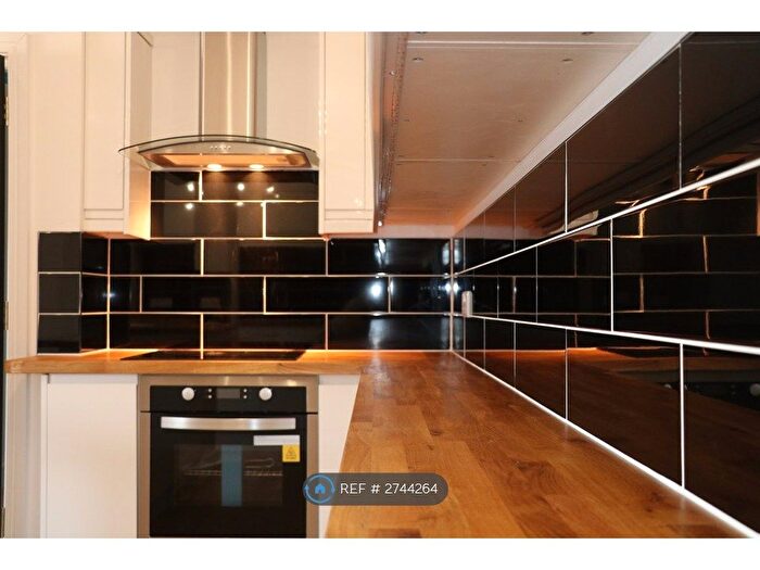 2 Bedroom Flat To Rent In Conitor House, Newton Abbot, TQ12