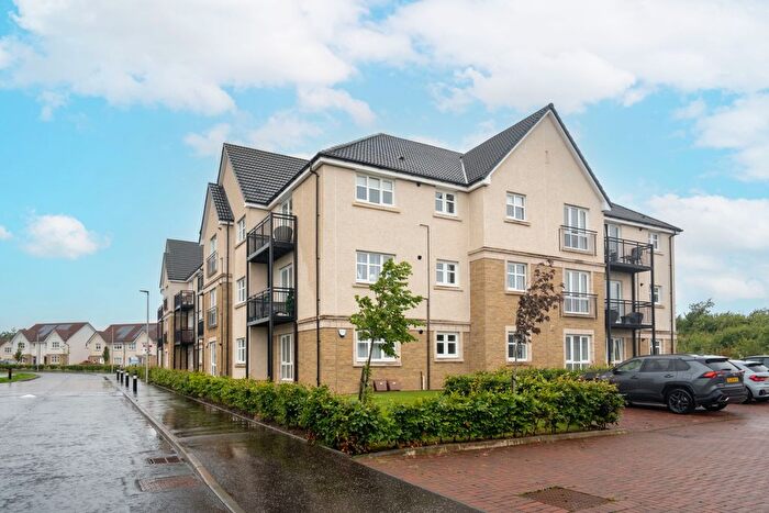 2 Bedroom Flat For Sale In Jardine Avenue, Kinnaird Village, Larbert, Falkirk, FK2