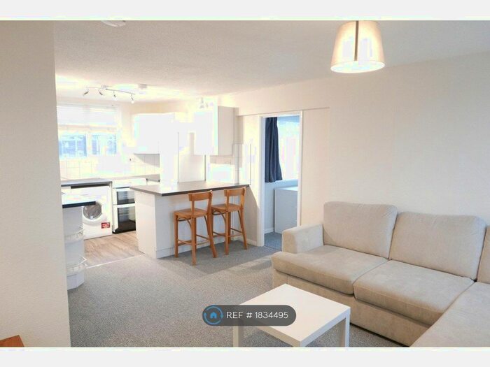 1 Bedroom Flat To Rent In Upton Close, Henley-On-Thames, RG9