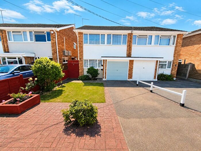 4 Bedroom Semi-Detached House For Sale In Orchard Avenue, Hockley, Essex., SS5