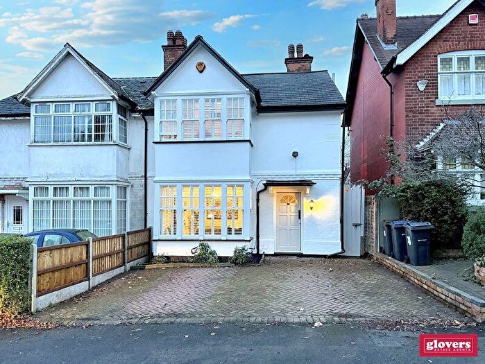 3 Bedroom Semi Detached House For Sale In Greenhill Road, Moseley, Birmingham, B13