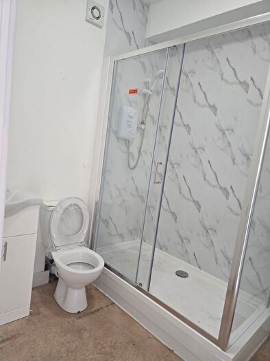 1 Bedroom Flat To Rent In Dynevor Terrace, Pontardawe, SA8