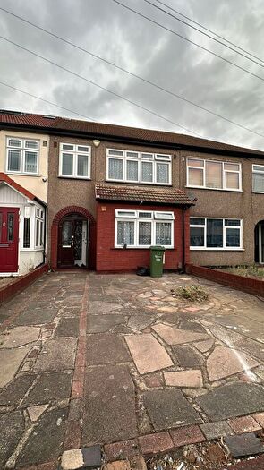 4 Bedroom Terraced House To Rent In Western Avenue, Dagenham, RM10