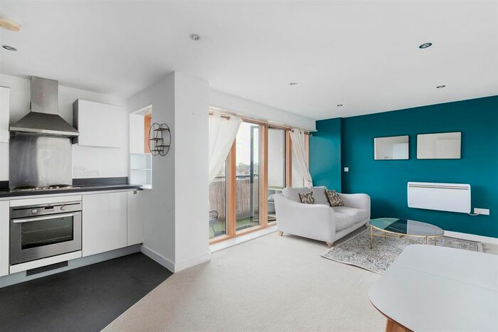 1 Bedroom Flat To Rent In Durnsford Road, London, SW19