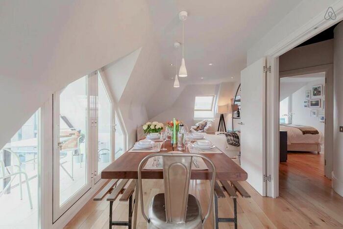 1 Bedroom Flat To Rent In Kingswater Place, London, SW11