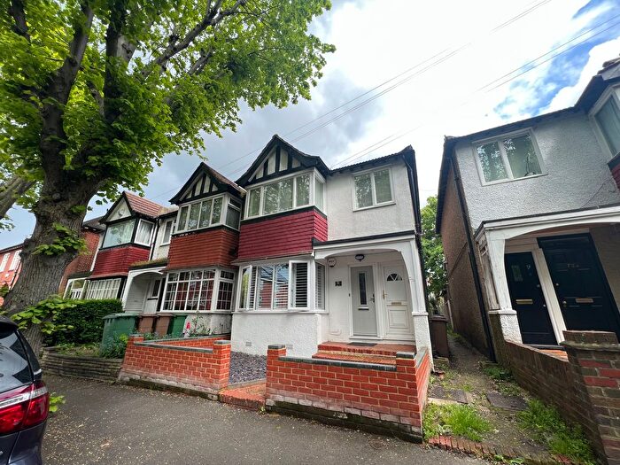 2 Bedroom Flat To Rent In Lenham Road, Sutton, SM1