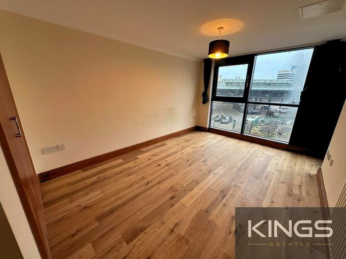 2 Bedroom Flat To Rent In Canute Road, Southampton, SO14