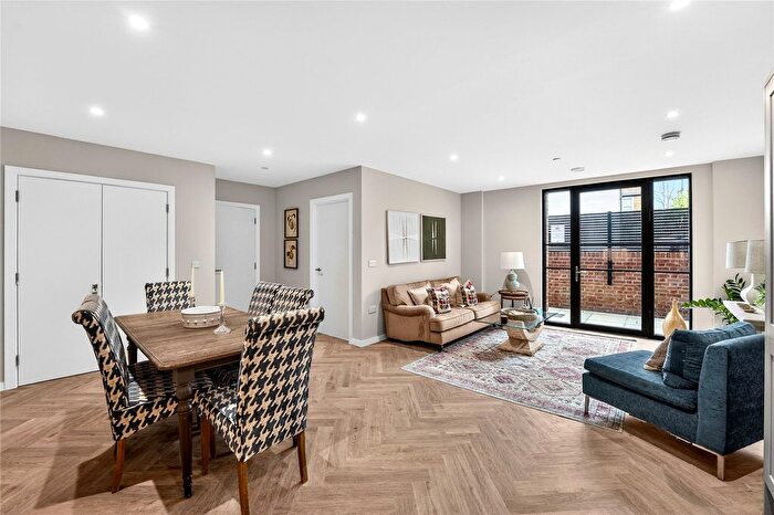 1 Bedroom Flat For Sale In Fallsbrook Road, SW16