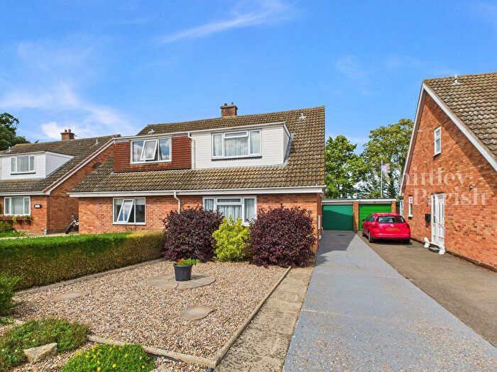 3 Bedroom Chalet For Sale In Hose Avenue, Roydon, Diss, IP22