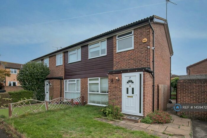 3 Bedroom Terraced House To Rent In Palmers Close, Maidenhead, SL6