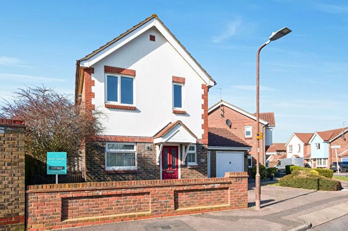 3 Bedroom Detached House For Sale In Frobisher Way, North Shoebury, Shoeburyness, Essex, SS3