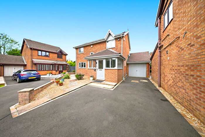 3 Bedroom Detached House For Sale In Oakwood Close, Burnley, BB10