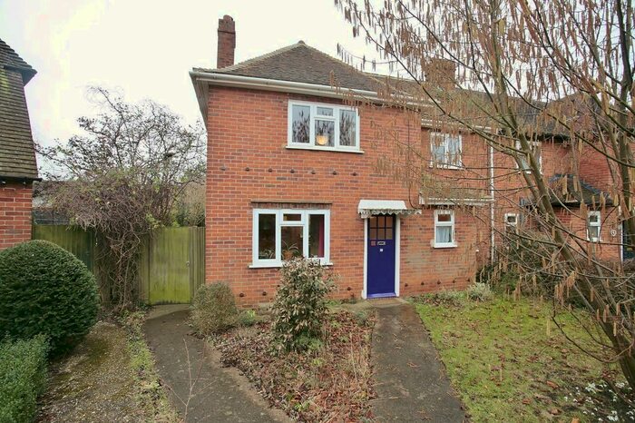 3 Bedroom Semi-Detached House To Rent In Station Road, Wallingford, Oxon, OX10