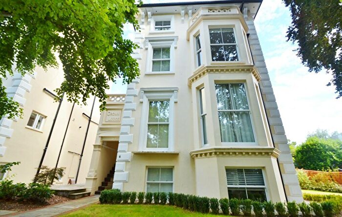1 Bedroom Apartment To Rent In Oak Hill, Surbiton, KT6