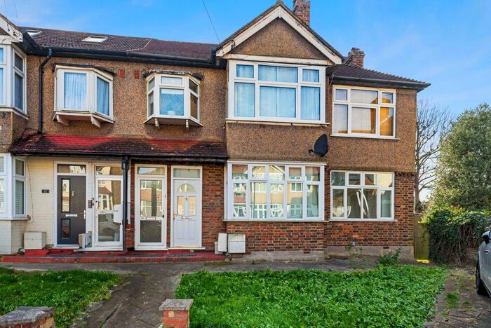 2 Bedroom End Of Terrace House To Rent In Pentlands Close, Mitcham, CR4