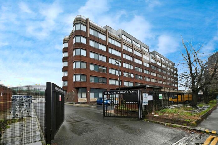 1 Bedroom Flat For Sale In South Street, Romford, Essex, RM1